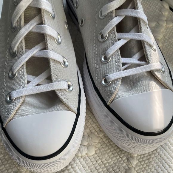Brand new Converse platform hightops - Picture 7 of 9